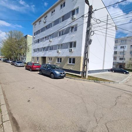 Garsoniera Luxury Kevin Apartment Pitesti Luaran gambar
