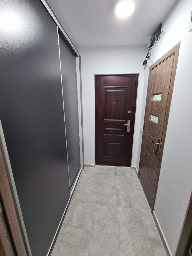 Garsoniera Luxury Kevin Apartment Pitesti Luaran gambar