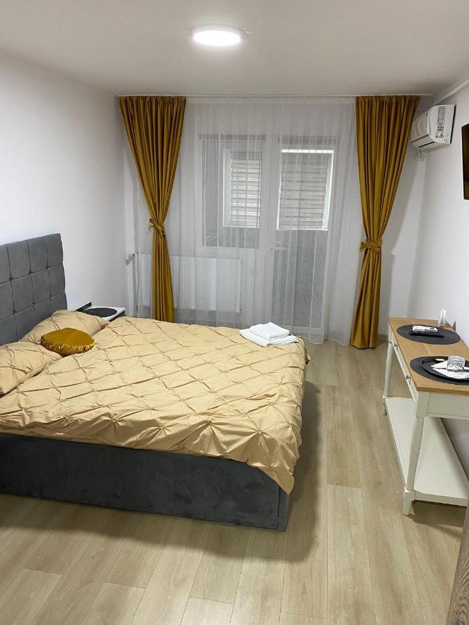 Garsoniera Luxury Kevin Apartment Pitesti Luaran gambar