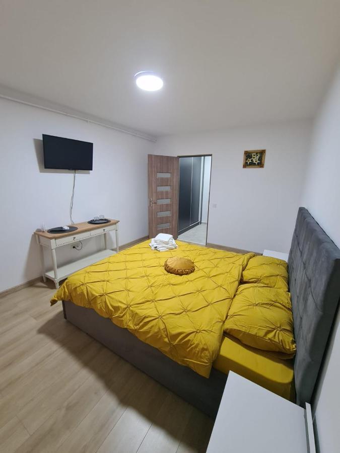 Garsoniera Luxury Kevin Apartment Pitesti Luaran gambar
